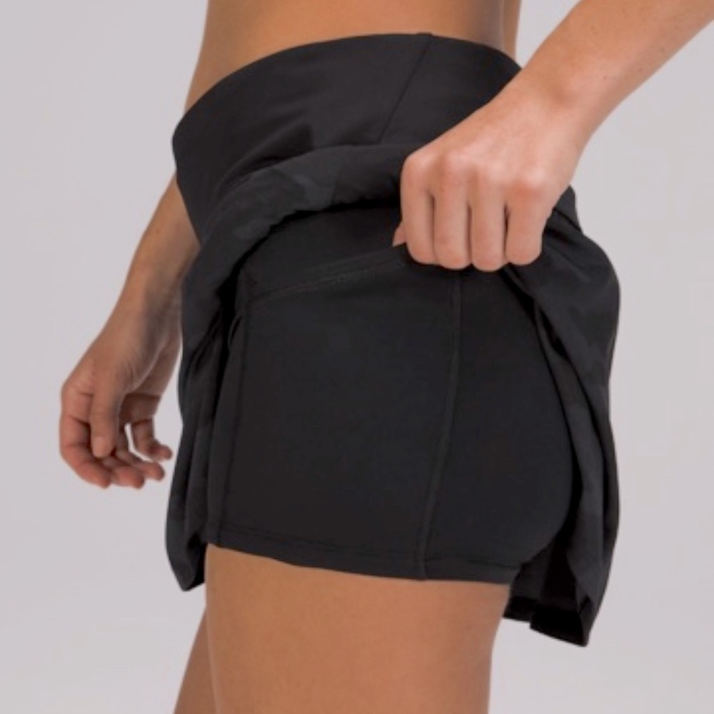 NWT Lululemon Play of The Pleats Mid Rise Skirt-6